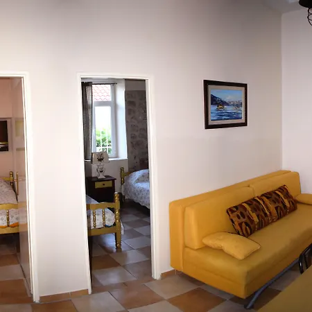 Mia Apartment *